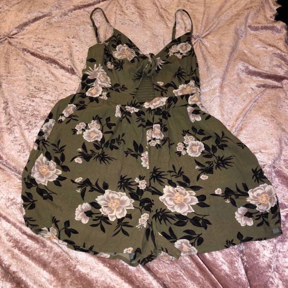 AMERICAN EAGLE OUTFITTERS Green Floral Romper